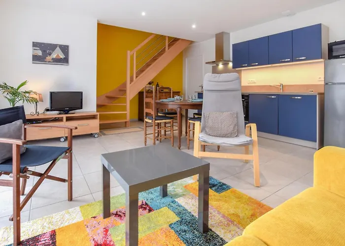 בית נופש 2 Bedroom Cozy In *