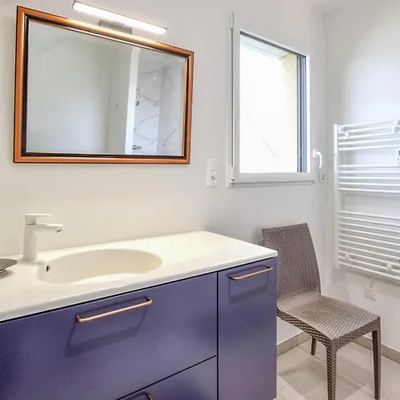 Ferienhaus Cozy Home In Gouville-Sur-Mer With Wifi *