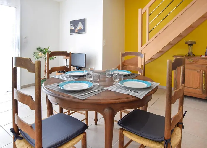 Holiday home 2 Bedroom Cozy In Gouville-sur-Mer